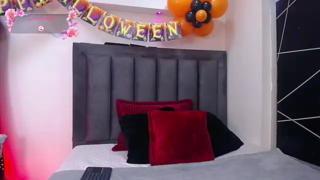 EmmaJhomson online show from 10-06-25, 08:06