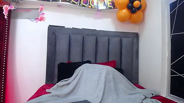 EmmaJhomson online show from 10-08-25, 08:28