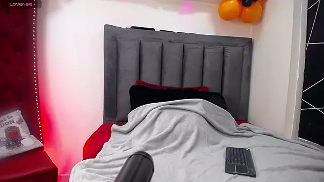 EmmaJhomson online show from 10-14-25, 08:20