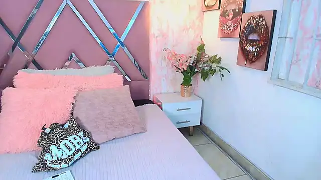 Dolce pearl online show from 06-16-26, 01:41