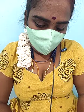 Snapshot of Tamil_riyalini12 chatting on 11-18-25, 05:01 Tamil riyalini12 online show from 11-18-25, 05:01