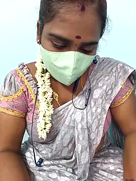 Snapshot of Tamil_riyalini12 chatting on 12-05-25, 05:20 Tamil riyalini12 online show from 12-05-25, 05:20