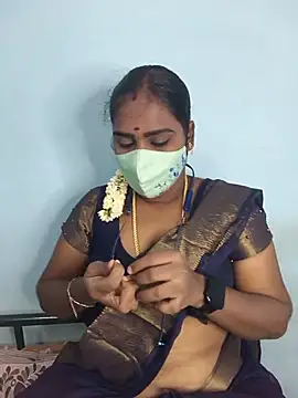 Snapshot of Tamil_riyalini12 chatting on 07-06-26, 05:26 Tamil riyalini12 online show from 07-06-26, 05:26