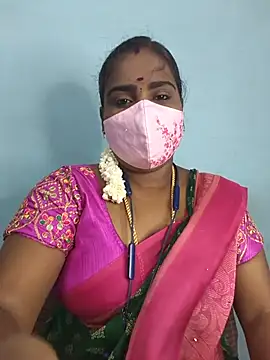Snapshot of Tamil_riyalini12 chatting on 07-11-26, 06:21 Tamil riyalini12 online show from 07-11-26, 06:21