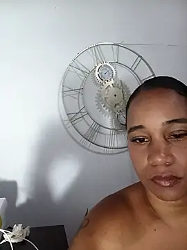 Snapshot of EbonyHorrny chatting on 05-08-26, 01:38 EbonyHorrny online show from 05-08-26, 01:38