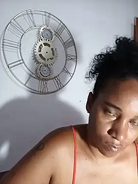 Snapshot of EbonyHorrny chatting on 05-13-26, 11:33 EbonyHorrny online show from 05-13-26, 11:33
