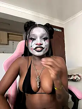 Snapshot of Lil-shawrie chatting on 10-02-25, 12:23 Lil-shawrie online show from 10-02-25, 12:23