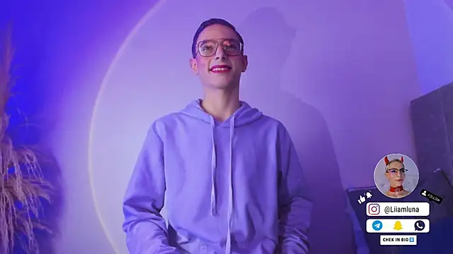 liiamluna  online show from 09-23-25, 09:45