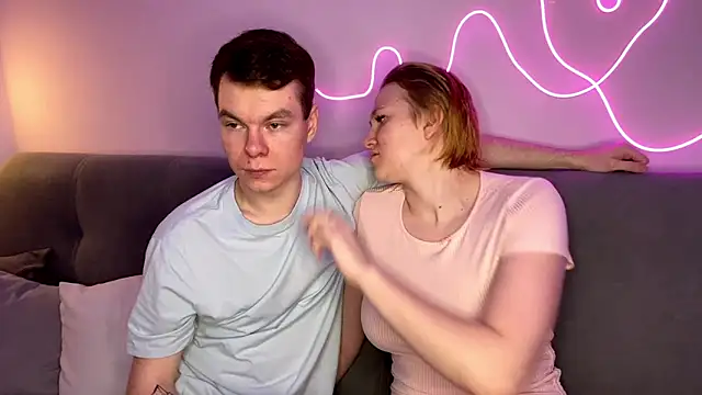 julielourens online show from 10-13-25, 07:19