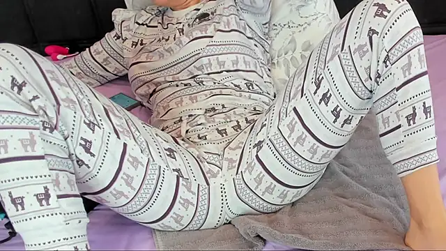 Horny mommy online show from 01-29-25, 09:33