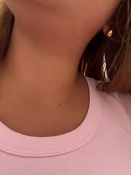 sara calderon online show from 11-18-25, 02:21