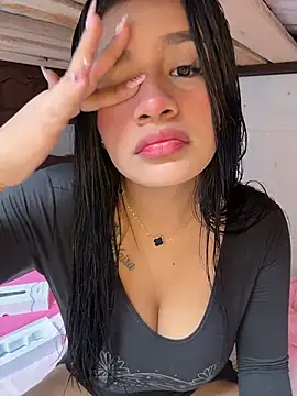 Snapshot of indialatin chatting on 02-25-26, 03:32 indialatin online show from 02-25-26, 03:32