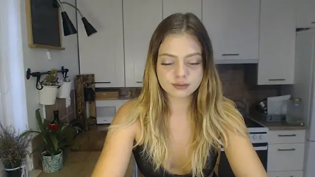 Snapshot of BuffyxLUST chatting on 10-09-25, 07:17 BuffyxLUST online show from 10-09-25, 07:17