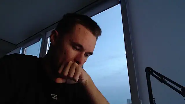 FreddyBredi online show from 10-09-25, 01:42