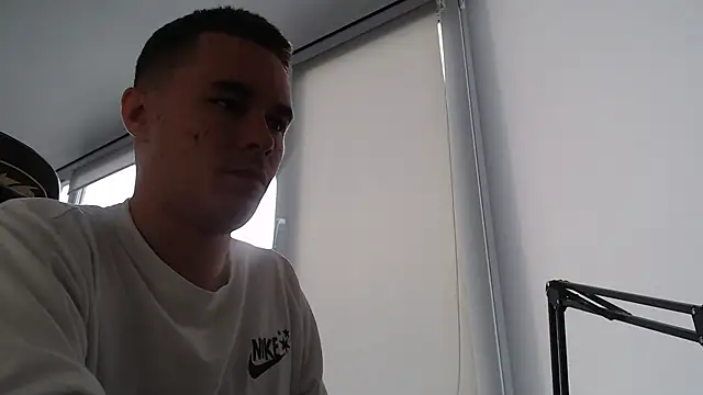 FreddyBredi online show from 10-27-25, 09:02