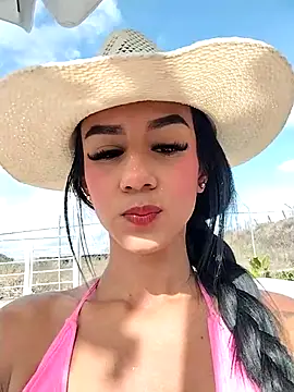 Juliana Xander online show from 12-16-25, 02:11