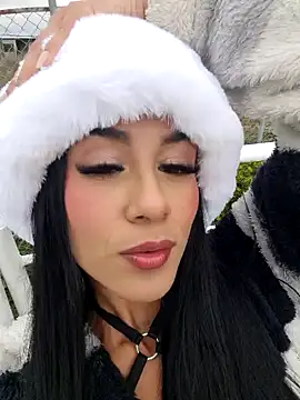 Juliana Xander online show from 12-22-25, 02:25