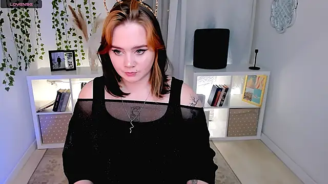 lunaalli online show from 10-16-25, 02:29