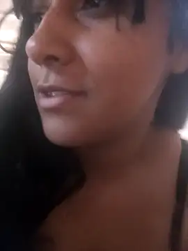 Snapshot of srtsara chatting on 02-11-26, 12:43 srtsara online show from 02-11-26, 12:43