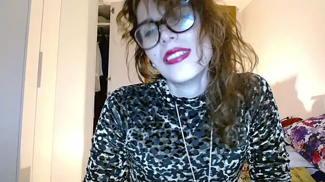 Snapshot of refem9 chatting on 10-13-25, 04:40 refem9 online show from 10-13-25, 04:40