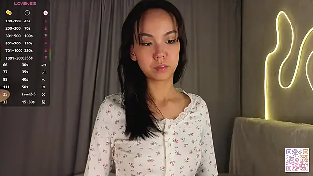 AlodiaAxley online show from 10-20-25, 06:19