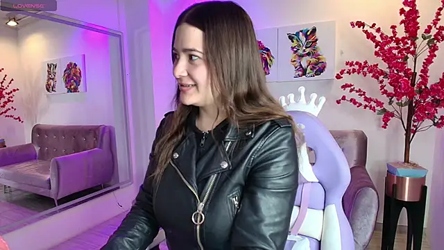 Snapshot of Antonella_wild chatting on 10-18-25, 04:04 Antonella wild online show from 10-18-25, 04:04