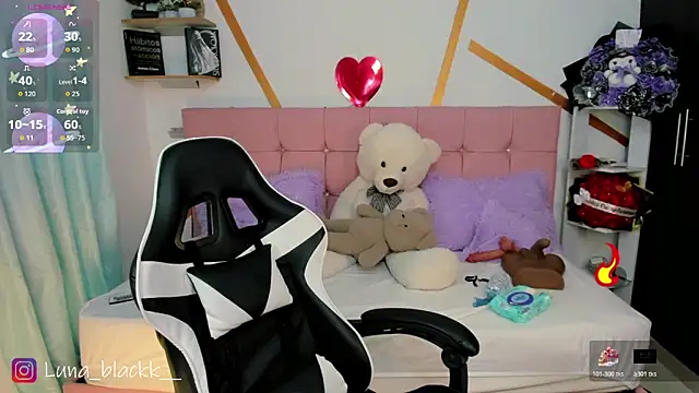 Luna blackk online show from 06-20-26, 09:06