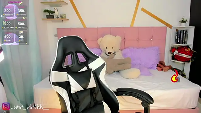 Luna blackk online show from 08-09-26, 11:42