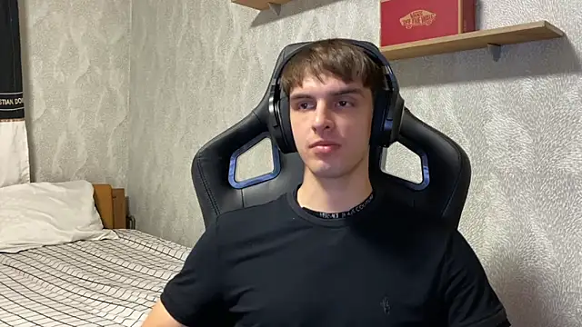 Snapshot of elliot_scott chatting on 09-26-25, 10:25 elliot scott online show from 09-26-25, 10:25