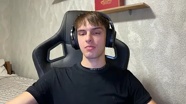 Snapshot of elliot_scott chatting on 09-27-25, 02:11 elliot scott online show from 09-27-25, 02:11