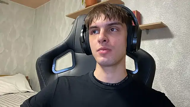 Snapshot of elliot_scott chatting on 09-29-25, 03:17 elliot scott online show from 09-29-25, 03:17