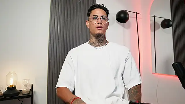 AxelVilla  online show from 09-08-25, 08:19