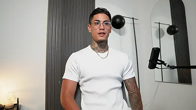 AxelVilla  online show from 10-02-25, 08:38