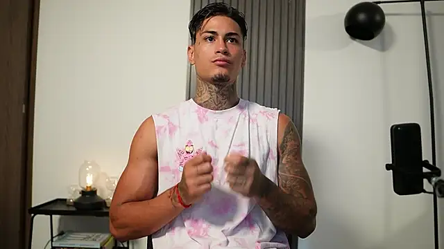 AxelVilla  online show from 10-08-25, 08:06