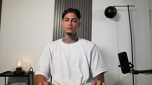 AxelVilla  online show from 10-09-25, 08:40