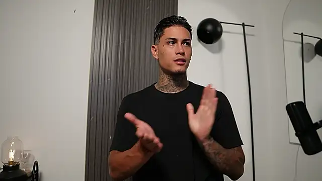 AxelVilla  online show from 10-10-25, 08:52