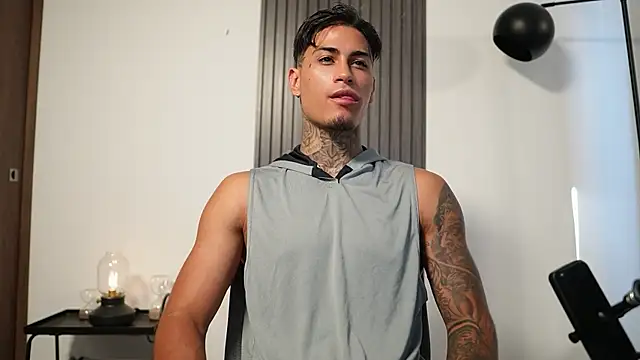 AxelVilla  online show from 10-21-25, 07:47