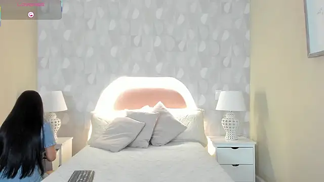 isabella milf  online show from 11-01-25, 07:05