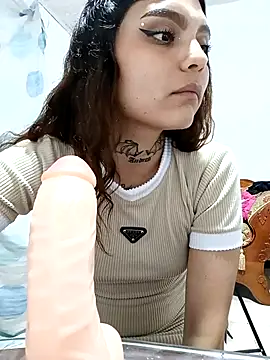 Snapshot of Alis_1327 chatting on 10-12-25, 12:42 Alis 1327 online show from 10-12-25, 12:42