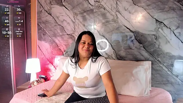 cutestrawberryy online show from 09-15-25, 12:38