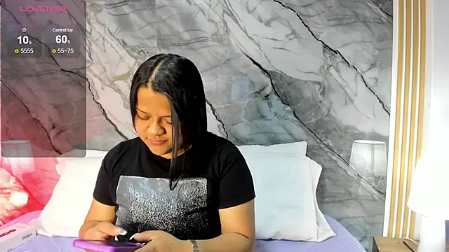 cutestrawberryy online show from 09-17-25, 12:29