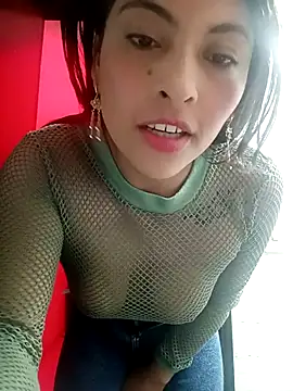 Snapshot of Fox_Roxxan chatting on 09-13-25, 01:38 Fox Roxxan online show from 09-13-25, 01:38