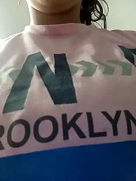 Snapshot of Fox_Roxxan chatting on 10-03-25, 05:48 Fox Roxxan online show from 10-03-25, 05:48