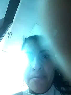 Snapshot of Fox_Roxxan chatting on 10-12-25, 01:48 Fox Roxxan online show from 10-12-25, 01:48