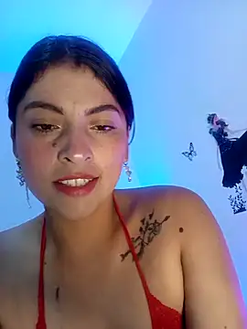 Snapshot of Fox_Roxxan chatting on 11-05-25, 02:11 Fox Roxxan online show from 11-05-25, 02:11