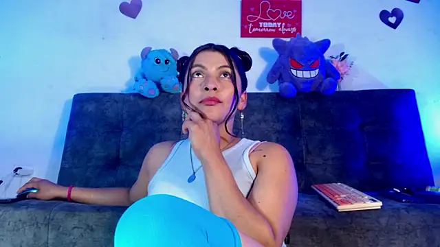 Fox Roxxan online show from 03-23-26, 01:42