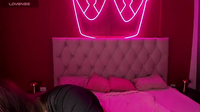 StacyWells online show from 10-12-25, 01:26