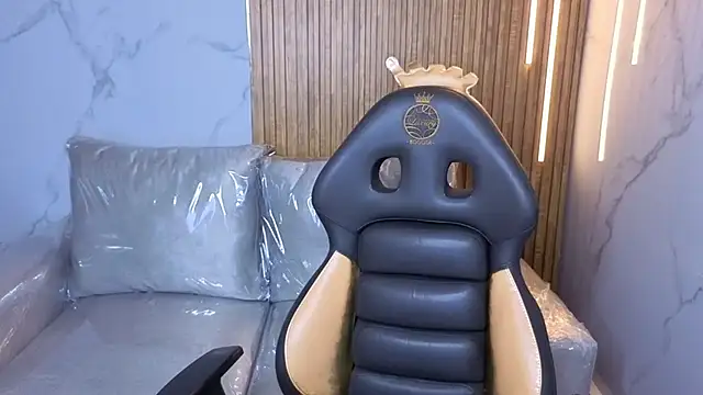 Stephany Rodriguez online show from 11-21-25, 08:07