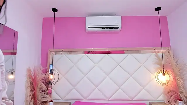 Snapshot of Lucianaa_Collins chatting on 10-06-25, 12:02 Lucianaa Collins online show from 10-06-25, 12:02