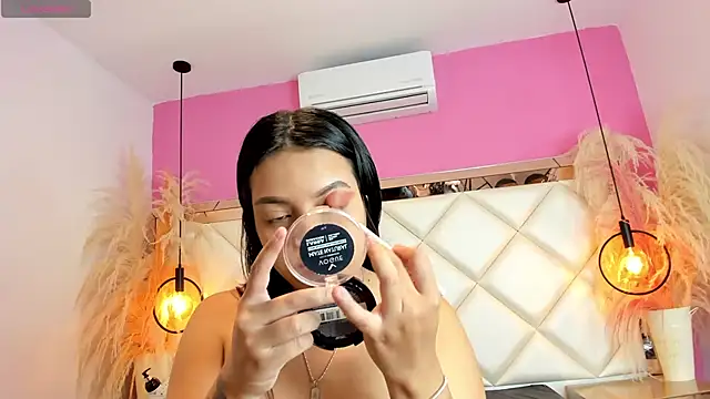 Snapshot of Lucianaa_Collins chatting on 10-12-25, 03:44 Lucianaa Collins online show from 10-12-25, 03:44